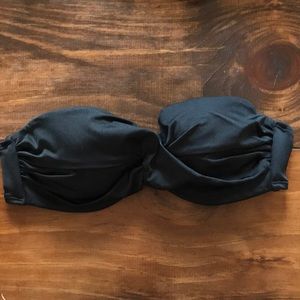 Black Victoria’s Secret bikini